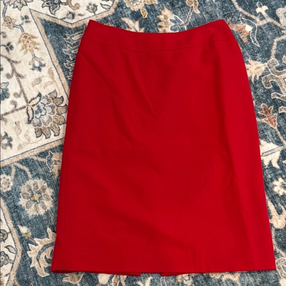 Tahari Red Pencil Skirt with Sleek Design - Picture 1 of 11